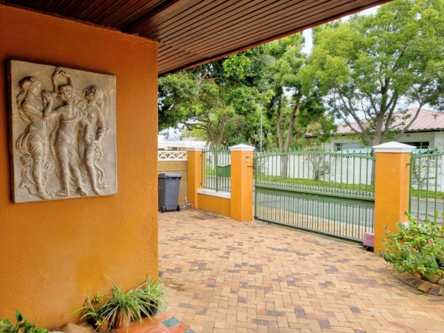 7 Bedroom Property for Sale in Langgewacht Western Cape